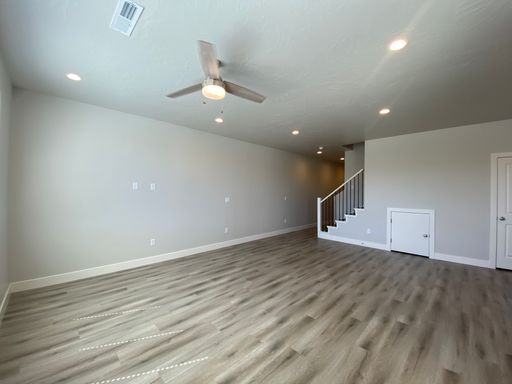 Listing photo thumbnail