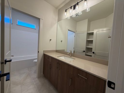 Listing photo thumbnail