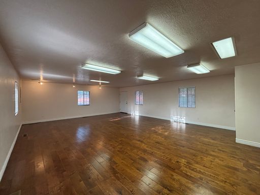 Listing photo thumbnail