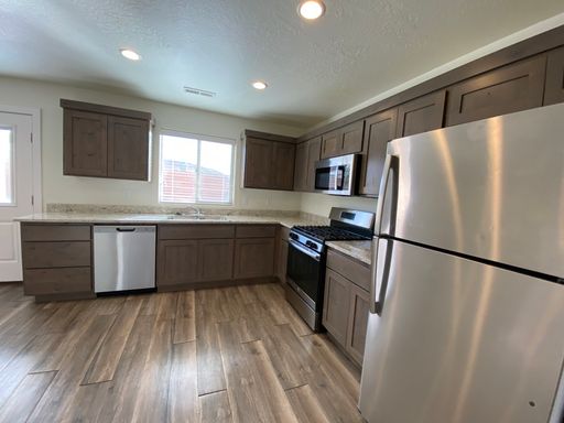 Listing photo thumbnail