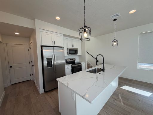 Listing photo thumbnail