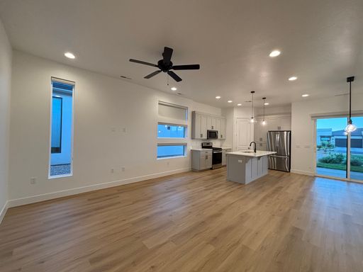 Listing photo thumbnail