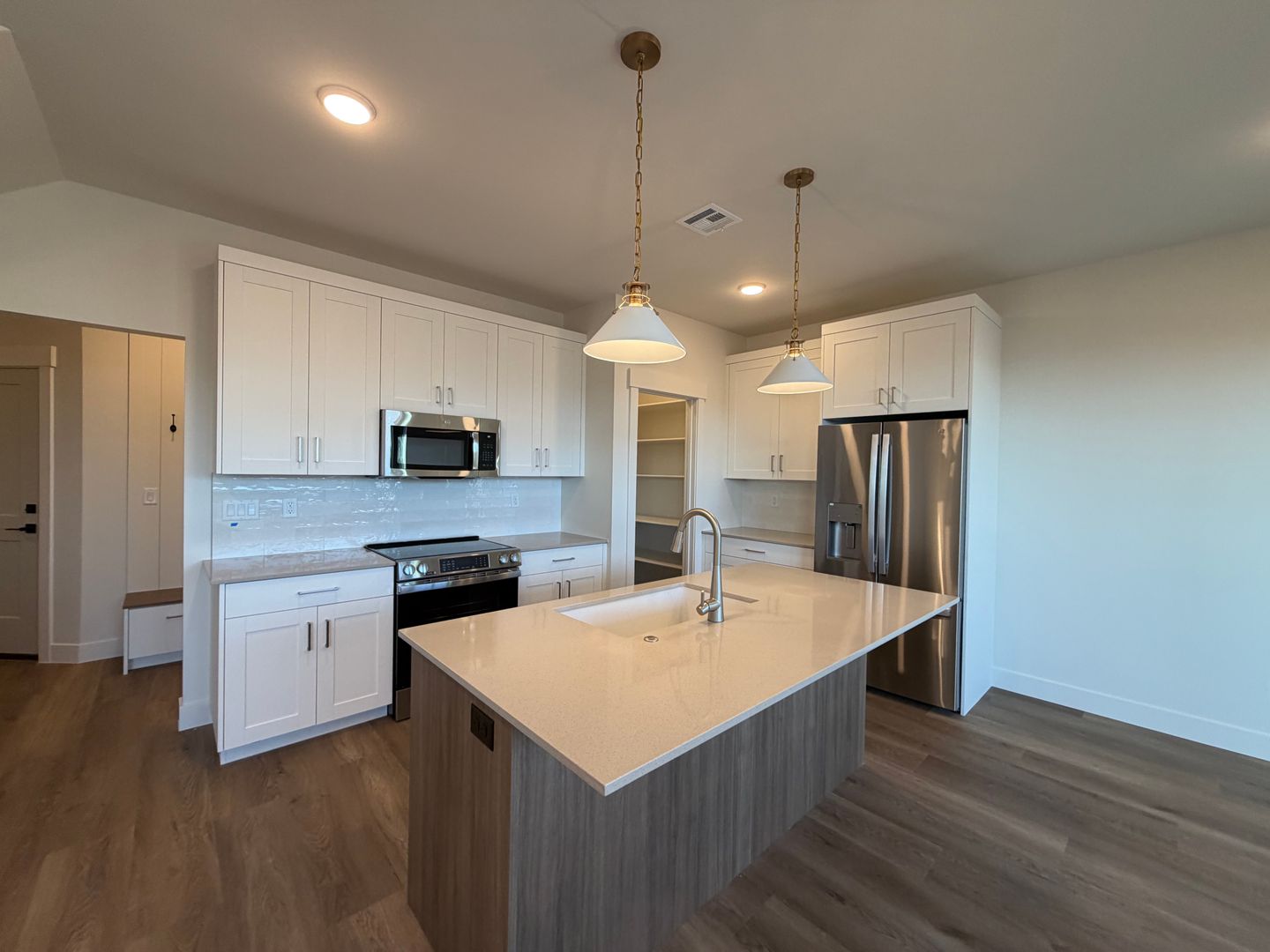 614 E Hemsworth Ln, Washington, UT 84780