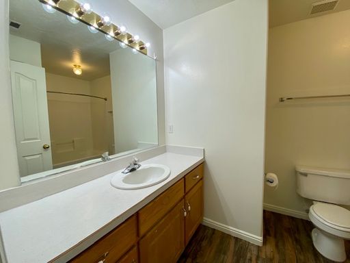 Listing photo thumbnail