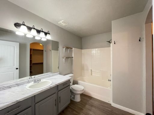 Listing photo thumbnail