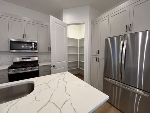 Listing photo thumbnail