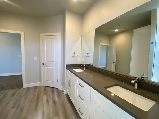 Listing photo thumbnail