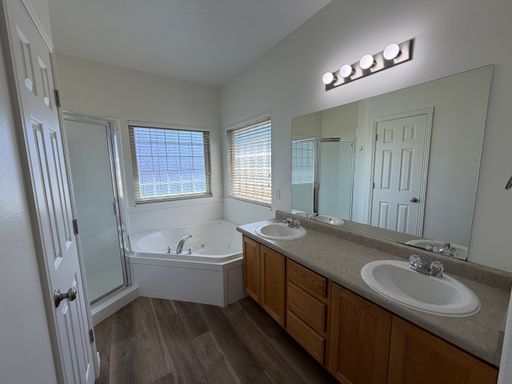 Listing photo thumbnail