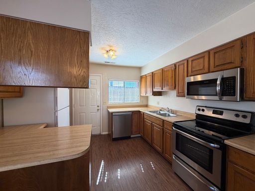 Listing photo thumbnail