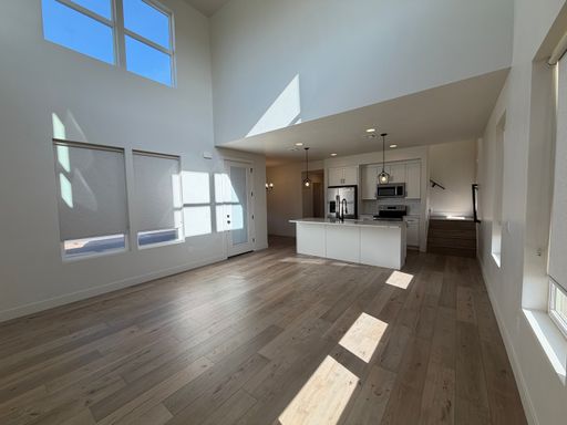 Listing photo thumbnail