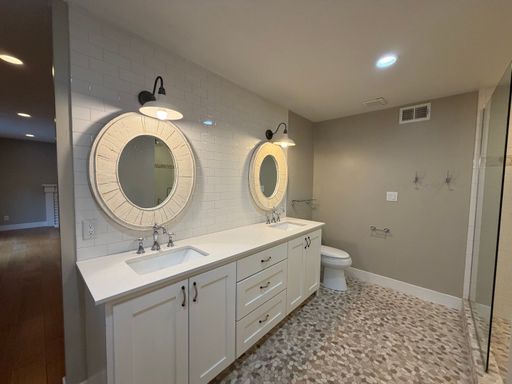 Listing photo thumbnail