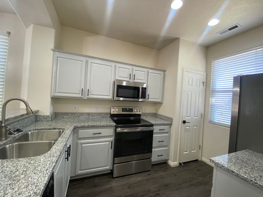 Listing photo thumbnail