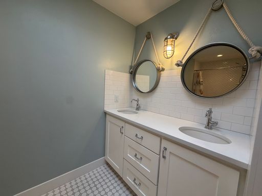 Listing photo thumbnail