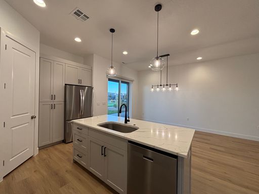 Listing photo thumbnail
