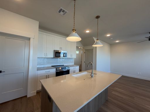 Listing photo thumbnail