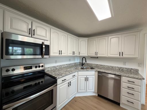 Listing photo thumbnail