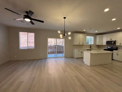 Listing photo thumbnail