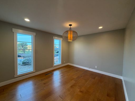 Listing photo thumbnail