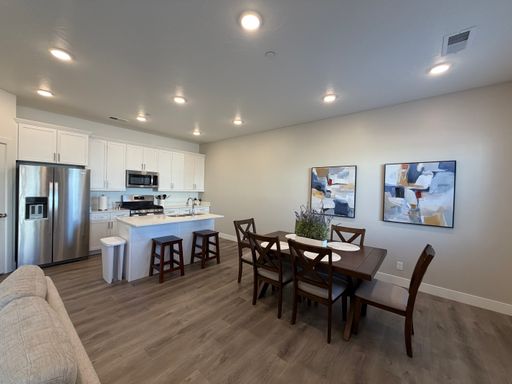 Listing photo thumbnail