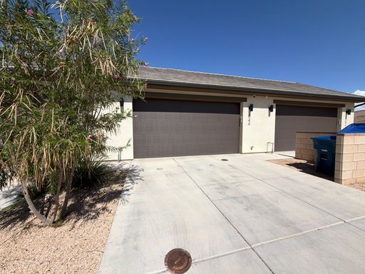 Listing photo thumbnail