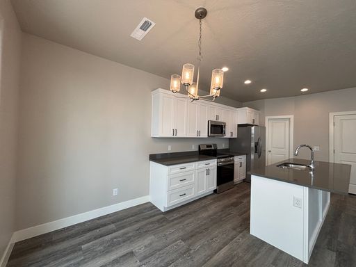 Listing photo thumbnail