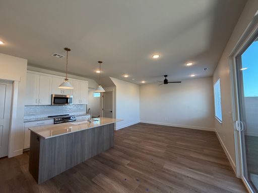 Listing photo thumbnail