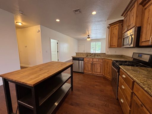 Listing photo thumbnail