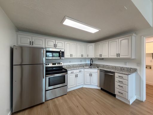 Listing photo thumbnail