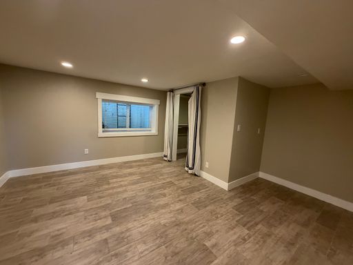 Listing photo thumbnail