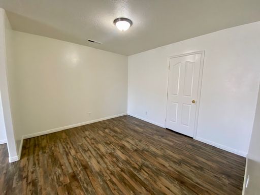 Listing photo thumbnail