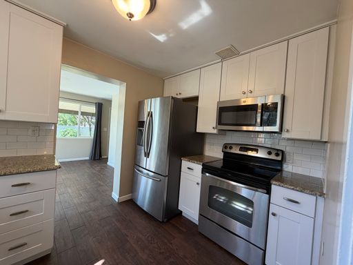 Listing photo thumbnail