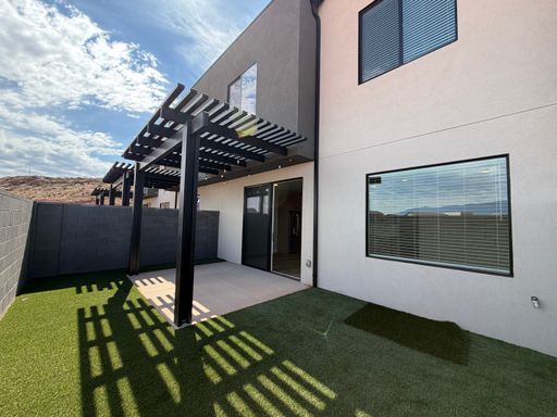 Listing photo thumbnail