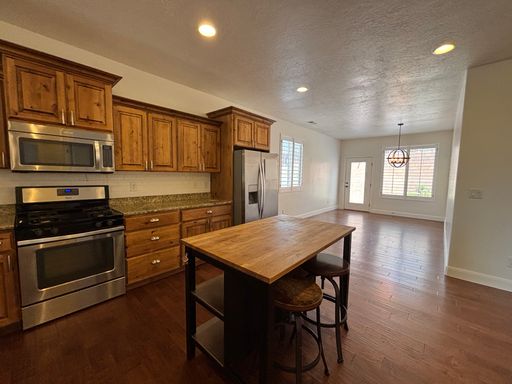 Listing photo thumbnail