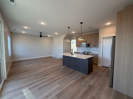 Listing photo thumbnail