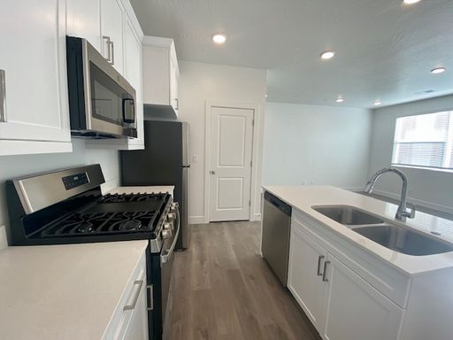 Listing photo thumbnail
