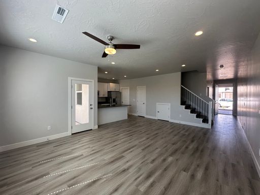 Listing photo thumbnail