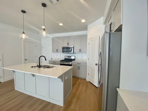 Listing photo thumbnail