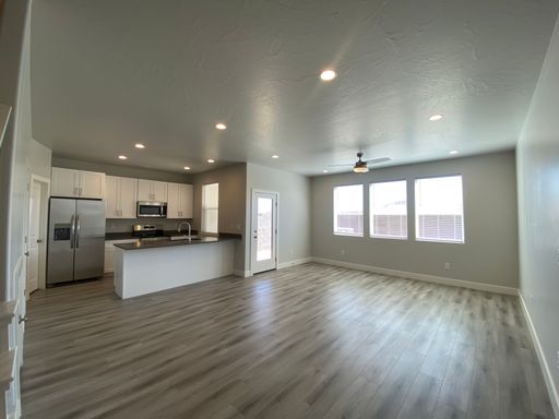 Listing photo thumbnail