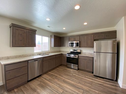 Listing photo thumbnail