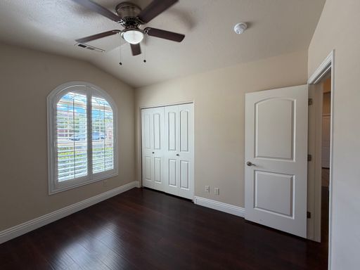 Listing photo thumbnail