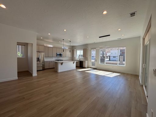 Listing photo thumbnail