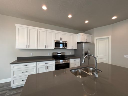 Listing photo thumbnail