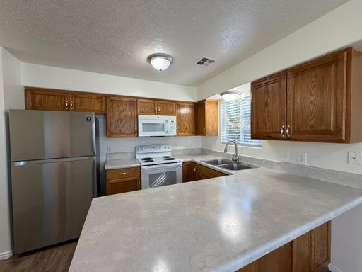 Listing photo thumbnail