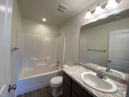 Listing photo thumbnail