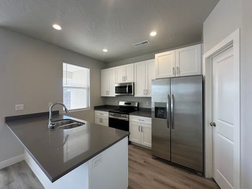 Listing photo thumbnail