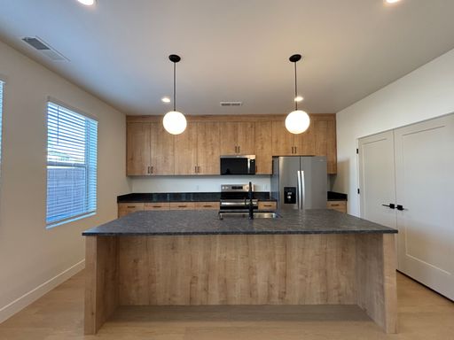 Listing photo thumbnail