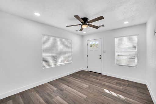 Listing photo thumbnail
