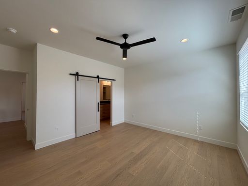 Listing photo thumbnail