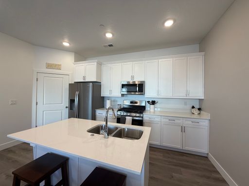 Listing photo thumbnail