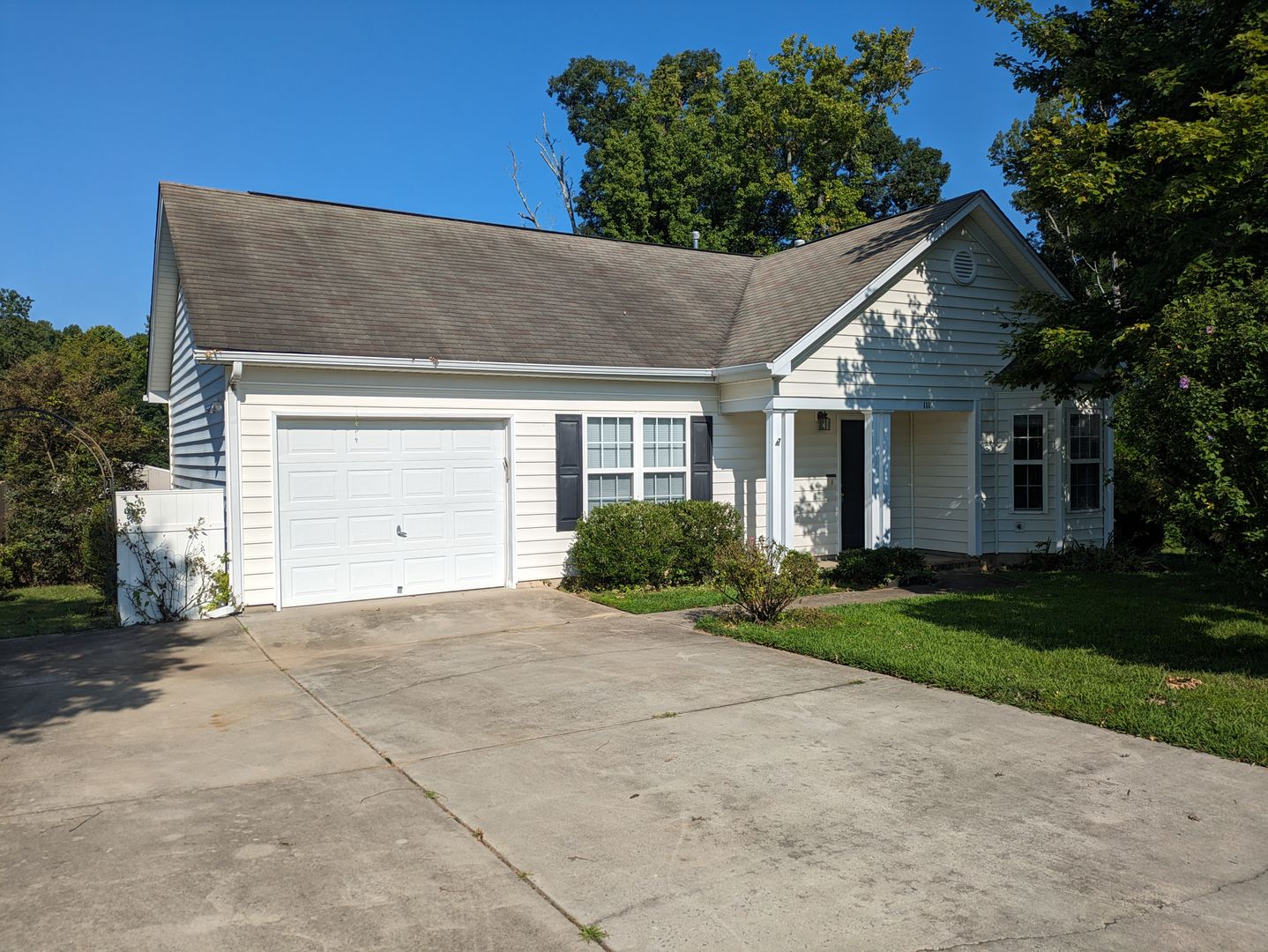 Mooresville House: 111 Sterling Terrace Drive